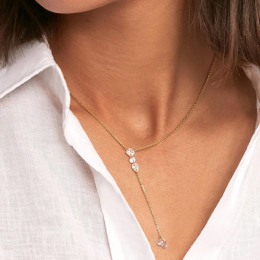 AGATHA FR Collier Mi-long PETILLE - Cristal / Doré 4 AGATHA FR Collier Mi-long PETILLE - Cristal / Doré – Image 2